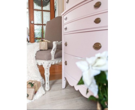Pink Champagne (Dixie Belle Chalk Mineral Paint)